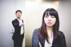 正社員よりも派遣社員の方が給料や待遇、休み日数が多い場合があります
